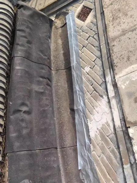 REPARAȚIA ACOPERIȘURILOR